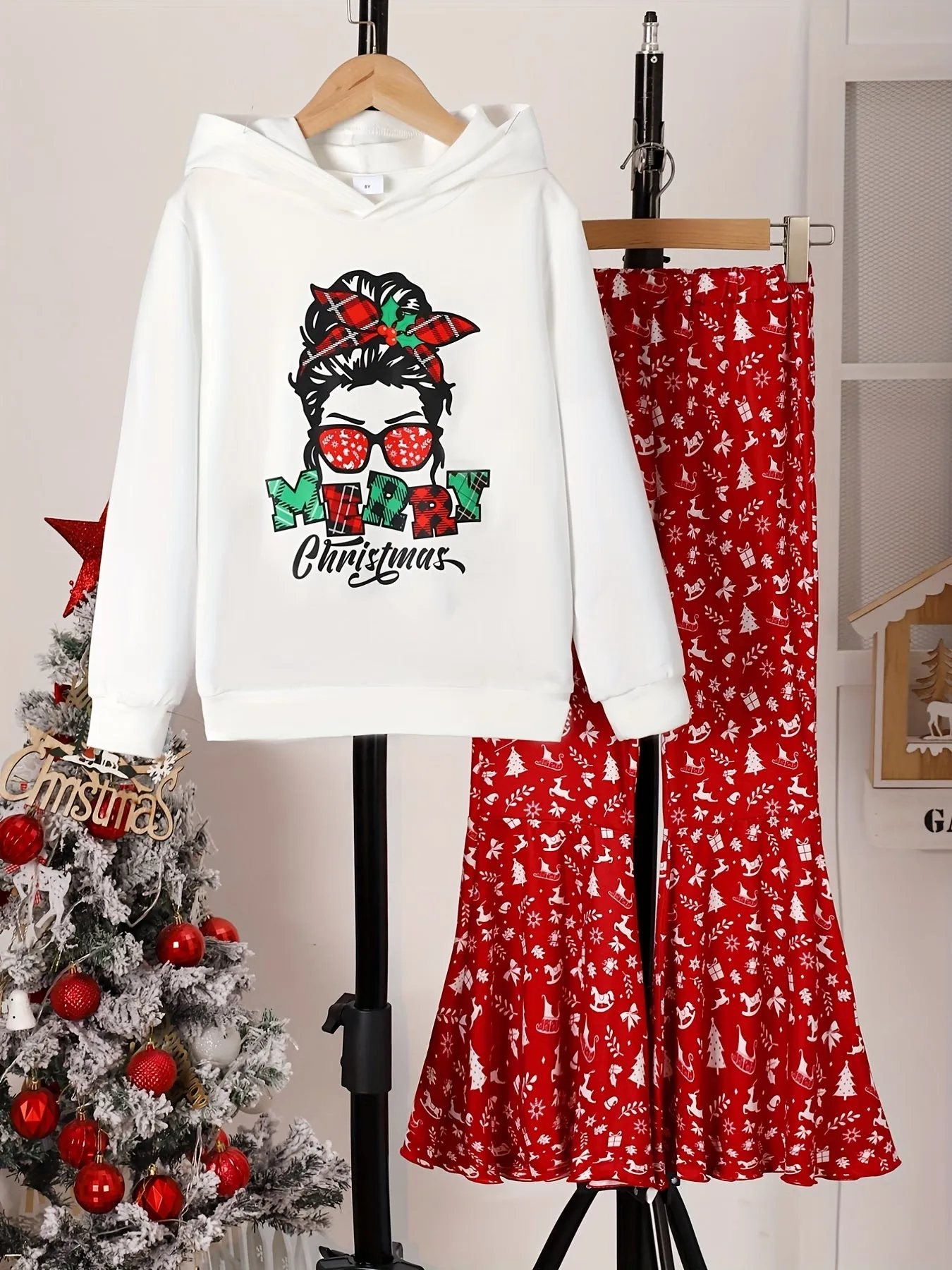 2pcs MERRY CHRISTMAS Anime Girl Print Hoodie & Flared Pants Set, Girl's Hooded Long Sleeve Top, Kid's outdoor Clothes For Spring Fall Winter