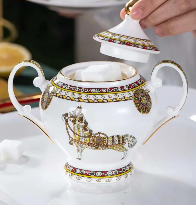 Elegant Luxury English Royal Court Style Hand Made Fine Porcelain Bone China Gold Plated Coffee and Tea Set 10 Pices