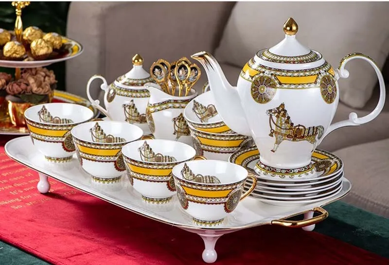 Elegant Luxury English Royal Court Style Hand Made Fine Porcelain Bone China Gold Plated Coffee and Tea Set 15 Pices