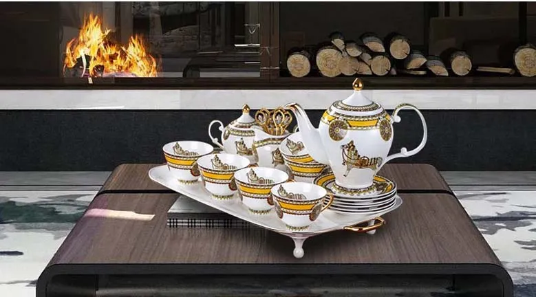 Elegant Luxury English Royal Court Style Hand Made Fine Porcelain Bone China Gold Plated Coffee and Tea Set 15 Pices