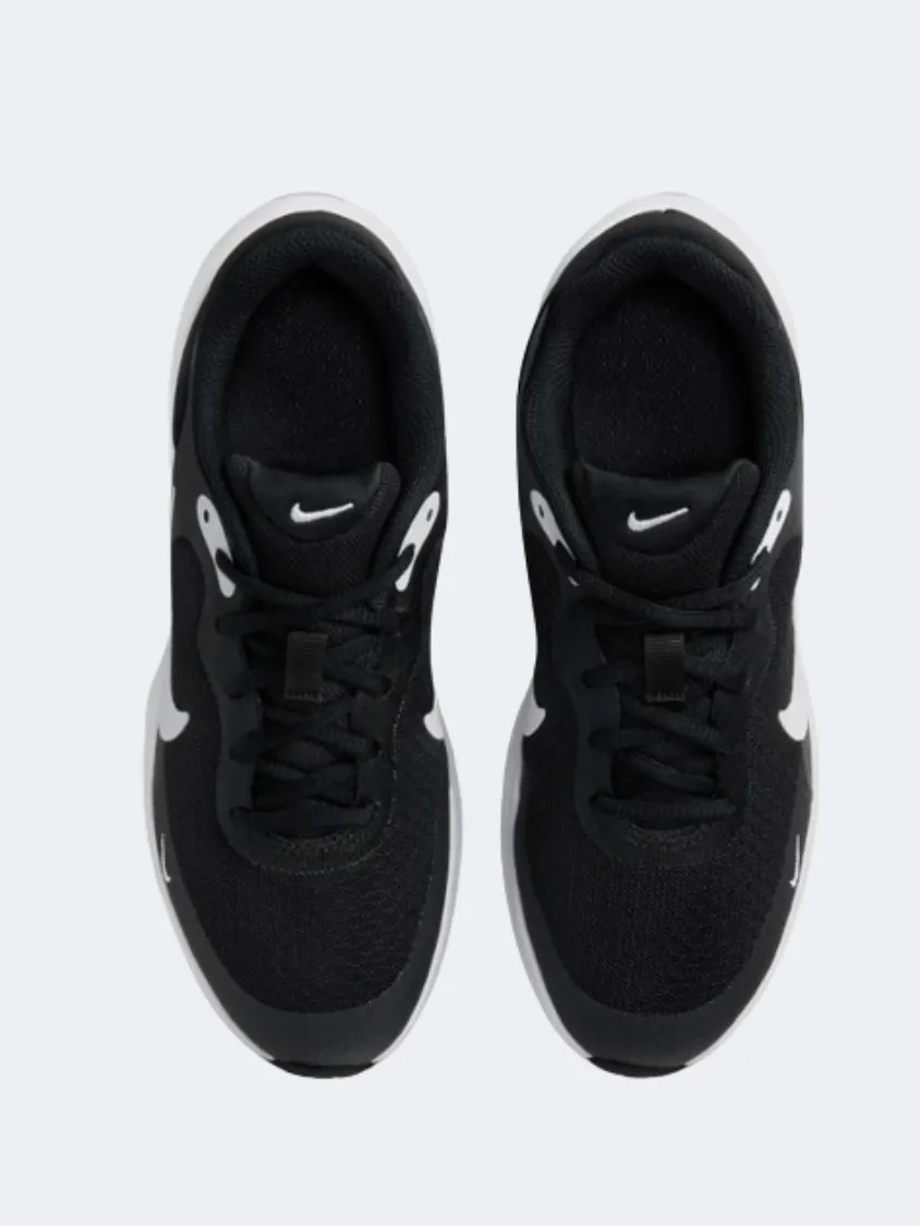 Nike Revolution 7 Gs Boys Running Shoes Black/White