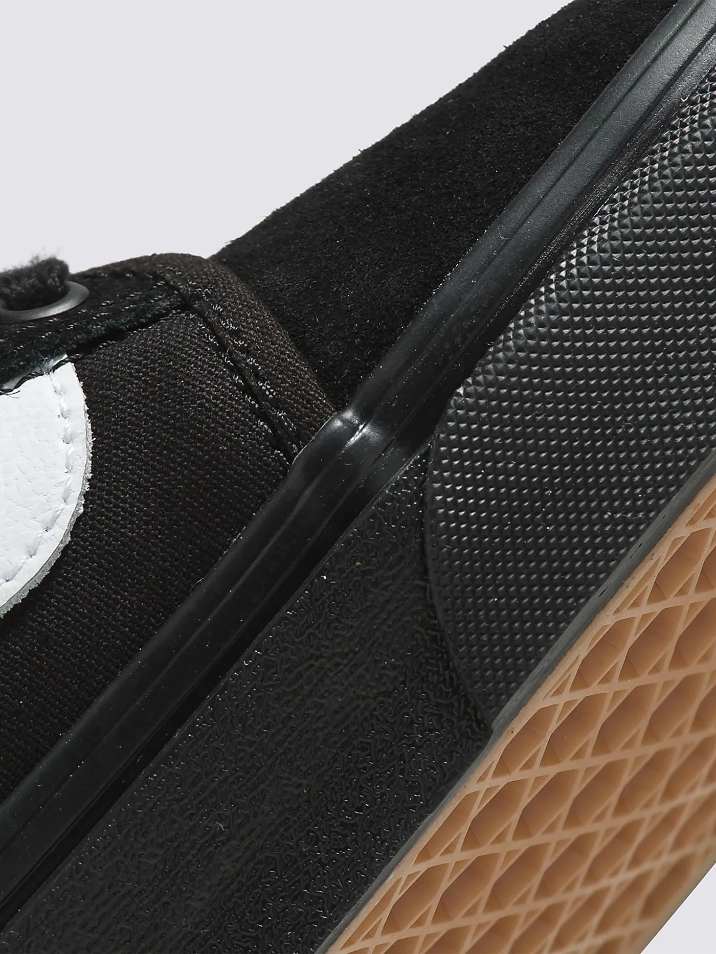 Skate Chukka Low Sidestripe Black/Black/White Shoes