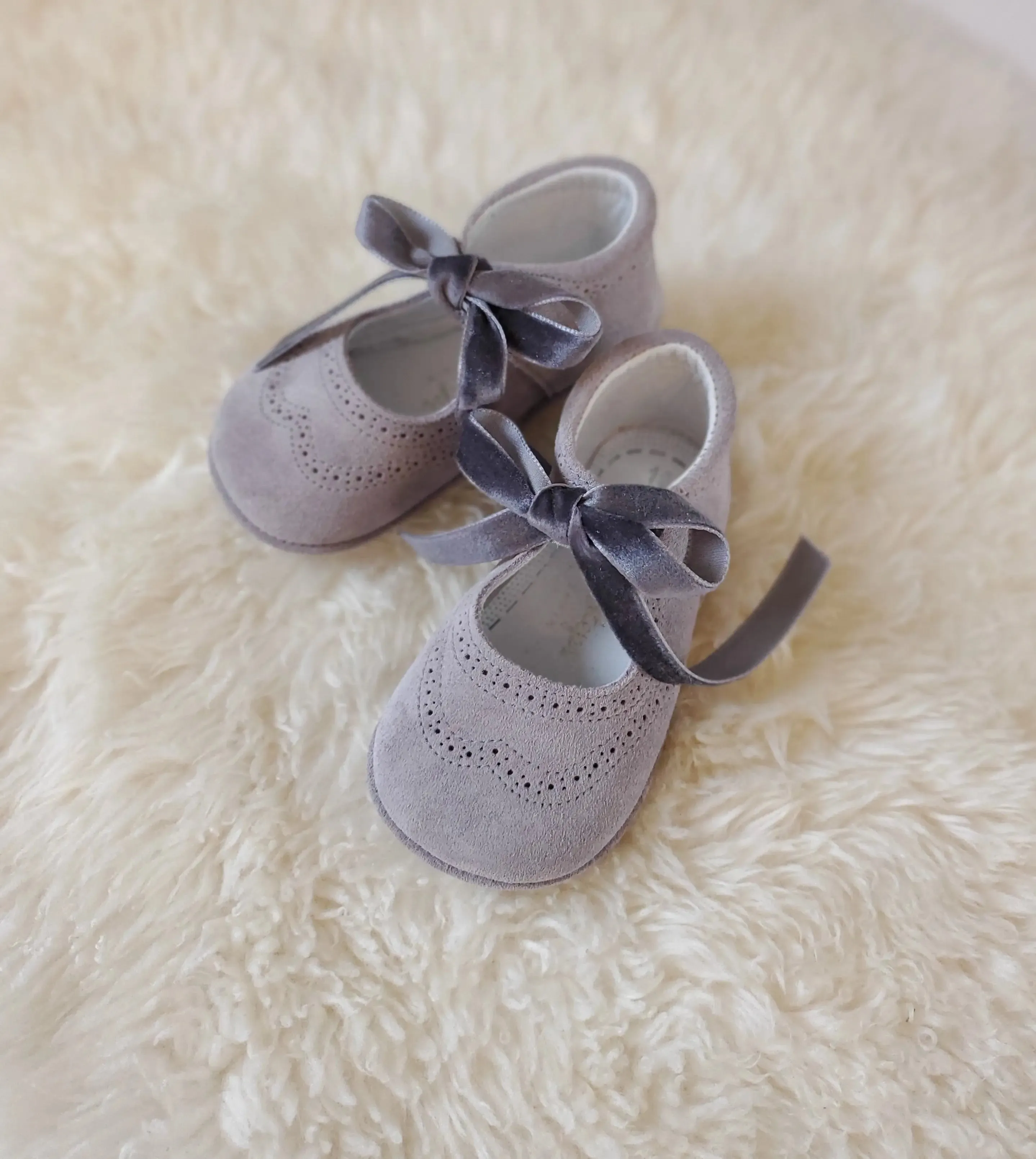 Verónica - Grey Suede Baby Mary Jane Shoes