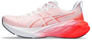 W Asics Novablast 4 Paris