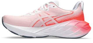 W Asics Novablast 4 Paris