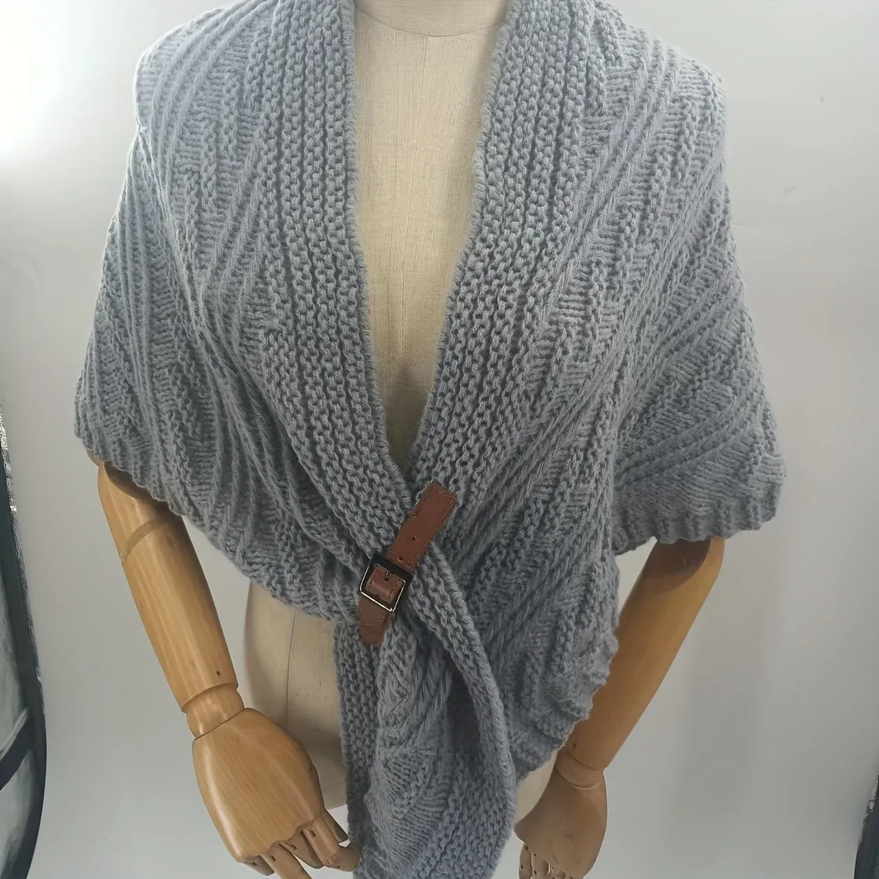 Warm Triangle Shawl Scarf - Thick Knitted, PU Buckle, Casual, Elastic, Perfect for Autumn & Winter Outdoor Activities